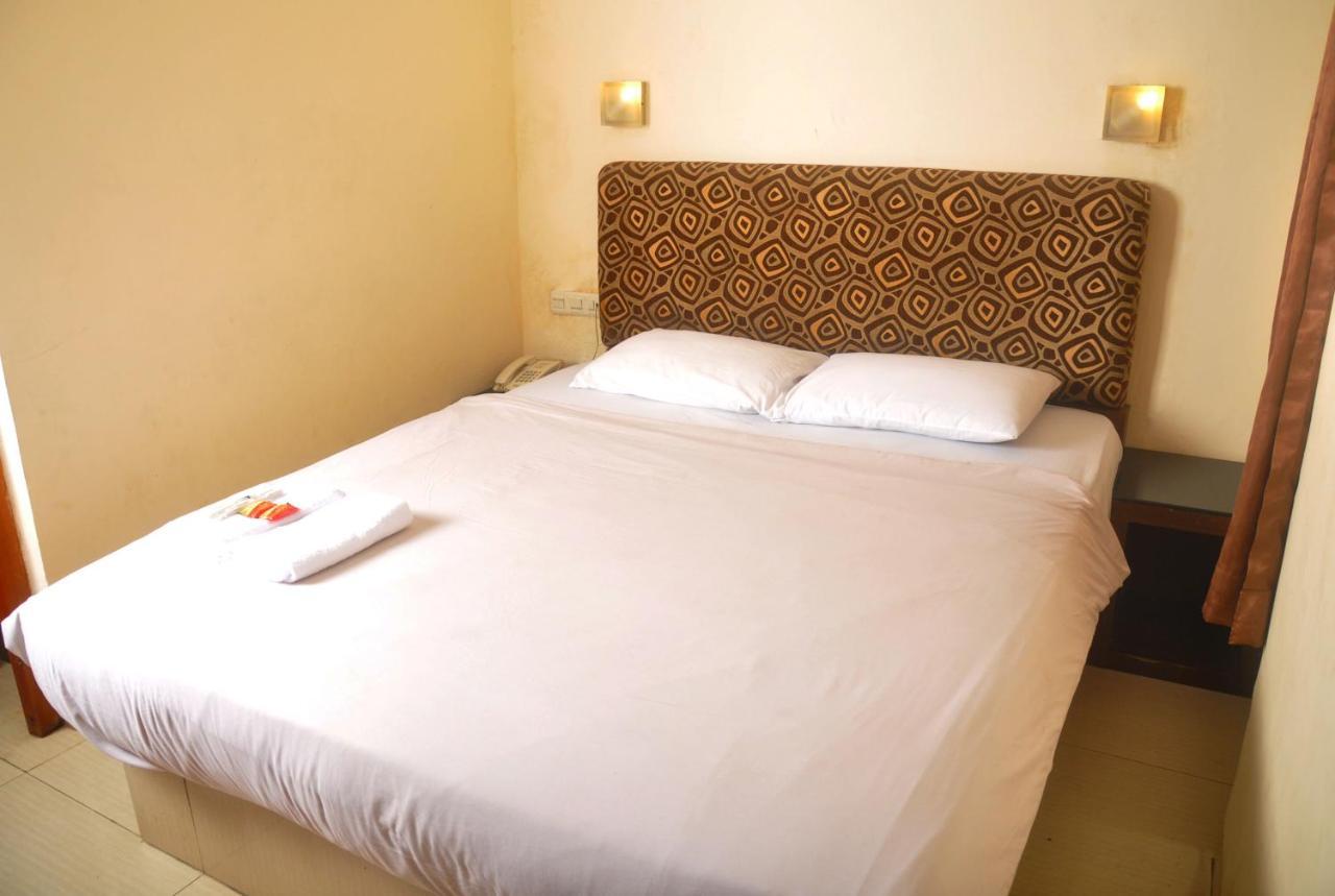 Ams Penthouse Hotel จาการ์ตา ภายนอก รูปภาพ