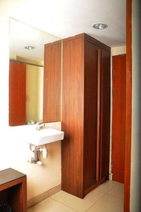 Ams Penthouse Hotel จาการ์ตา ภายนอก รูปภาพ