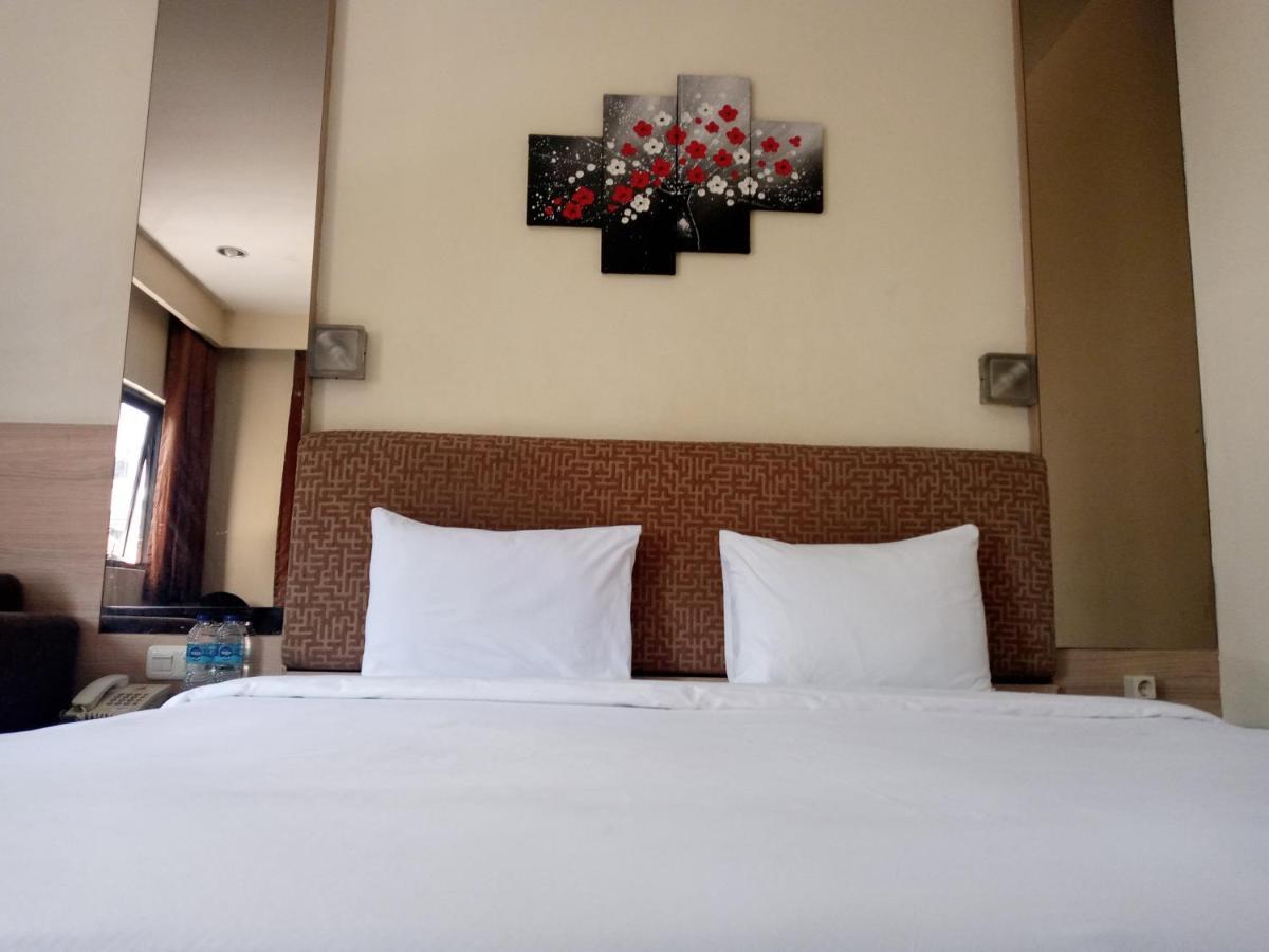 Ams Penthouse Hotel จาการ์ตา ภายนอก รูปภาพ